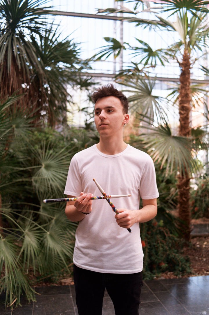 Batteur avec des baguettes Vikory